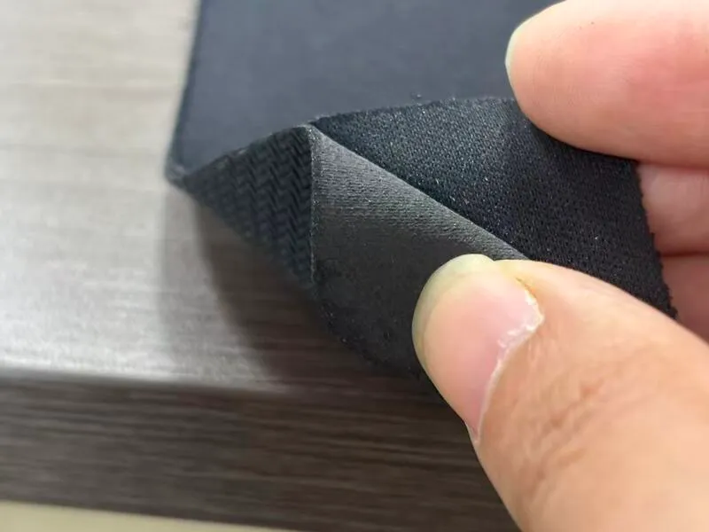 Manual bonding check of PP fabric and sponge laminated with TPU hot melt adhesive film